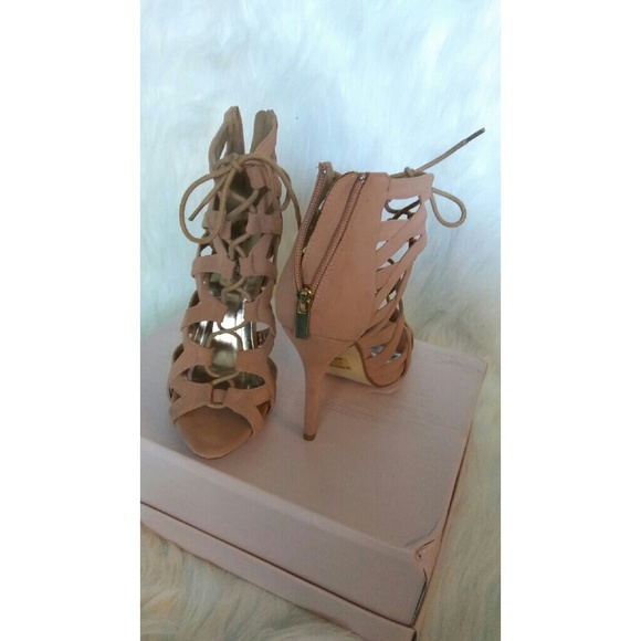 Heels - Picture 1 of 2